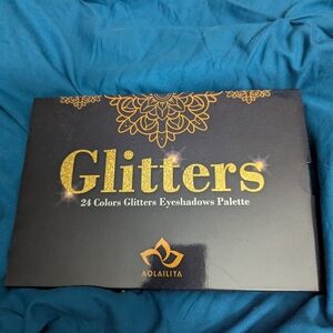 Aolailiya Glitter Eyeshadow Palette New In Box 24 Pigmented Colors Makeup Artist